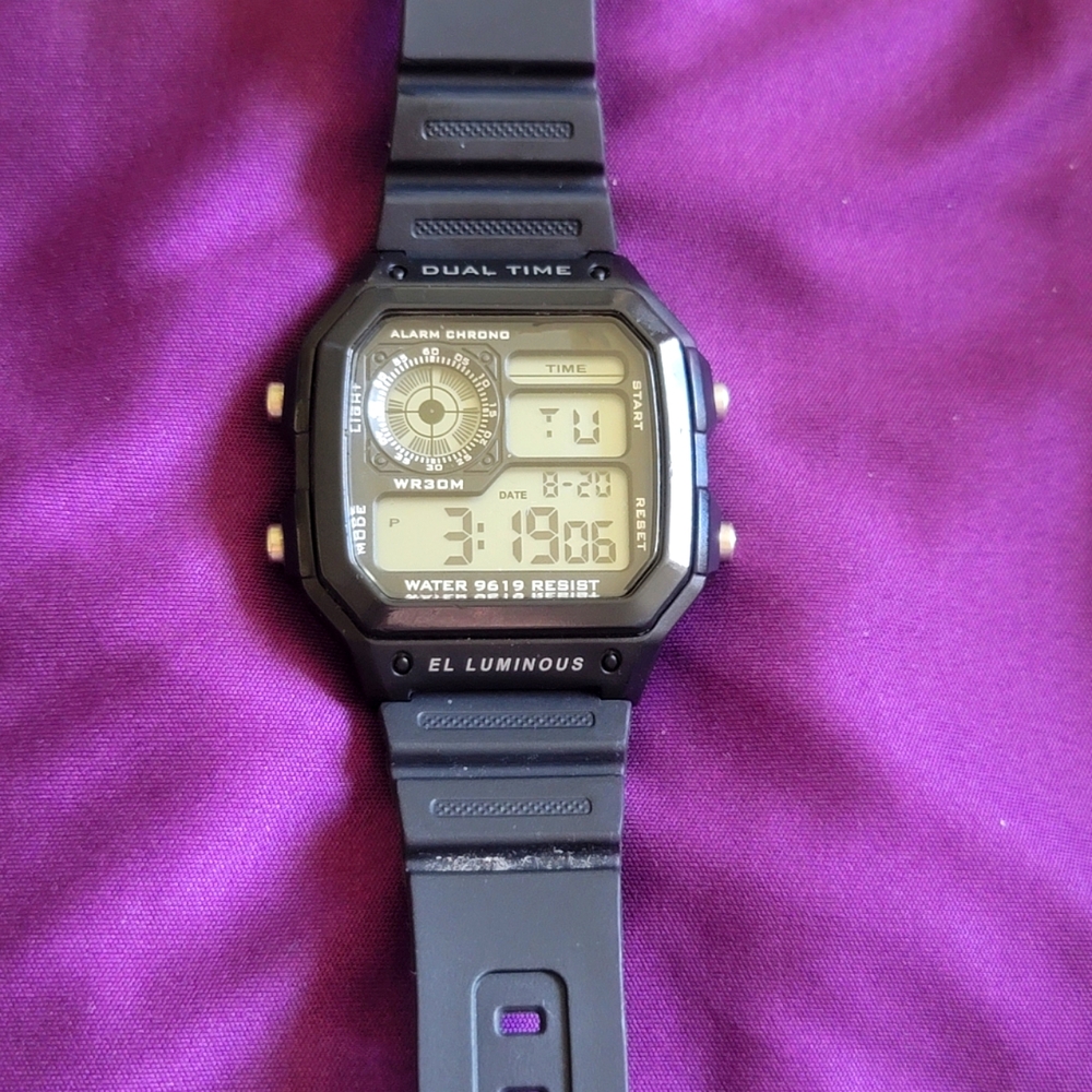 Digital watch